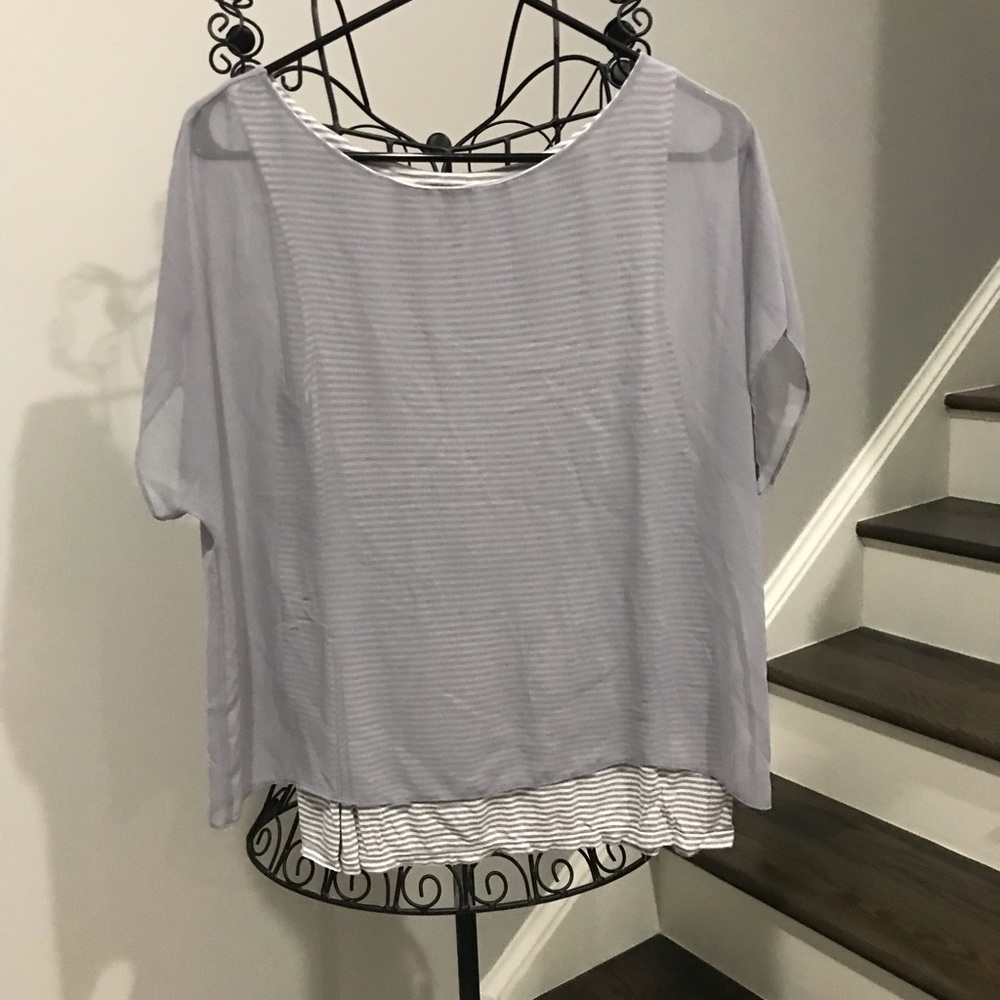 Express Short Sleeve Gray Shirt Medium